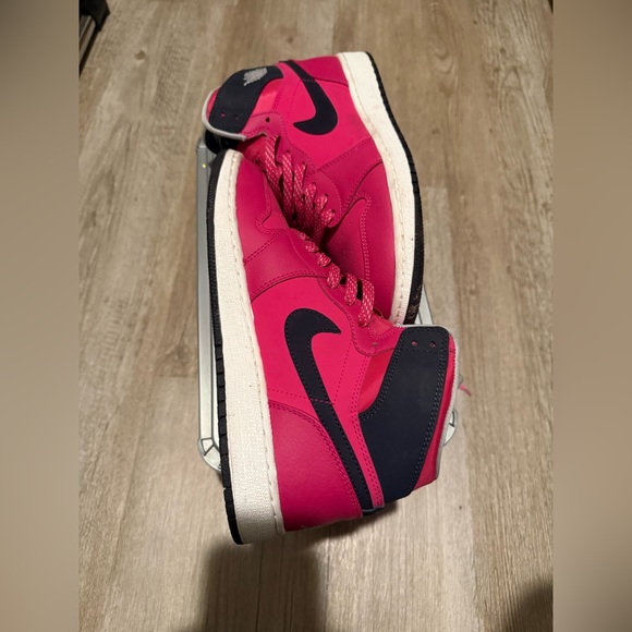 Jordan 1 Retro - Picture 3 of 5